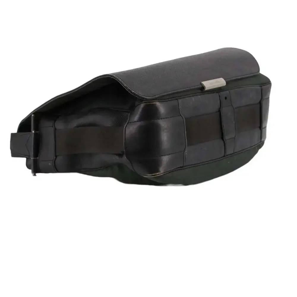 Louis Vuitton Taiga Leather Viktor Messenger Bag Ardoise Black - Picture 6 of 7